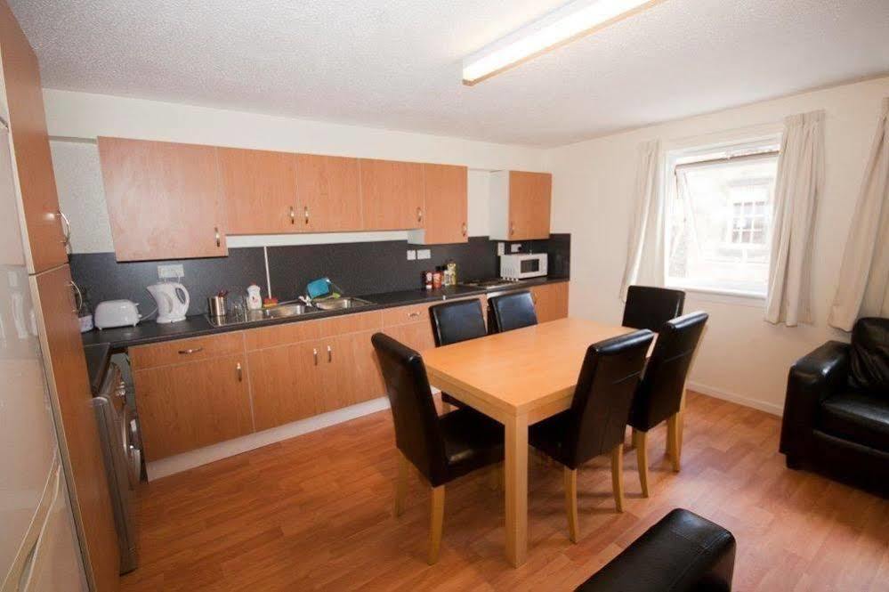 Destiny Student - Meadow Court Apartment Edinburgh Exterior photo
